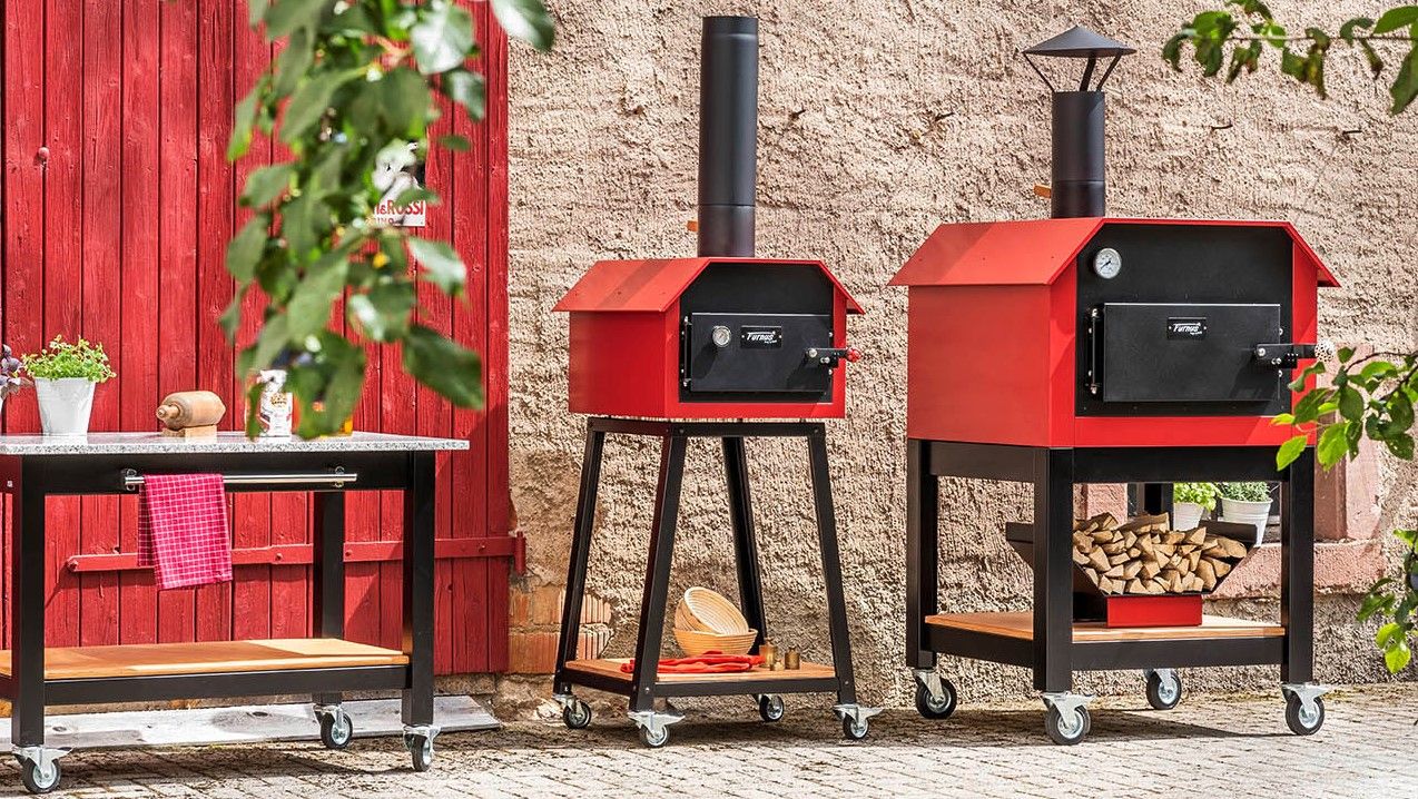 Furnus S10 Holzbackofen rot (inkl. Untergestell und Räder)